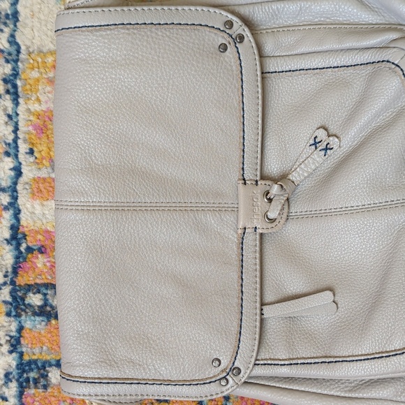 The Sak Ventura Classic Genuine Pebbled Leather Convertible Backpack Light Gray - Picture 3 of 16